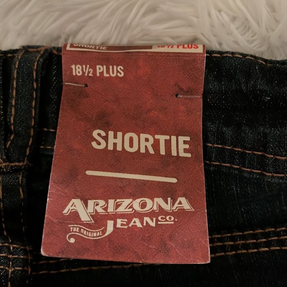 ARIZONA JEAN CO SHORTS - Picture 3 of 3